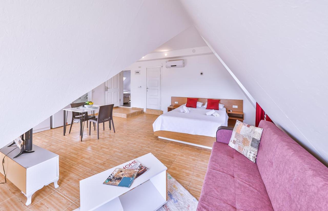 Apartment 3 House