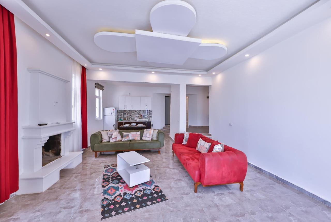 3 House * Kas