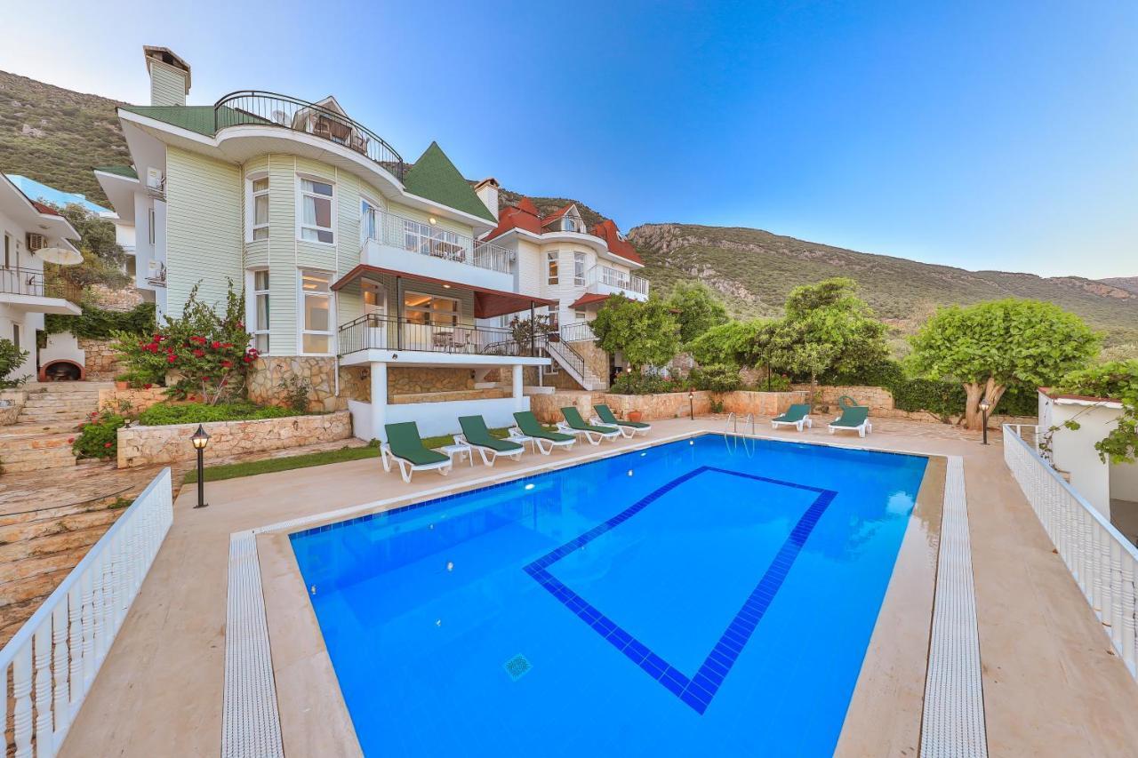3 House Kas