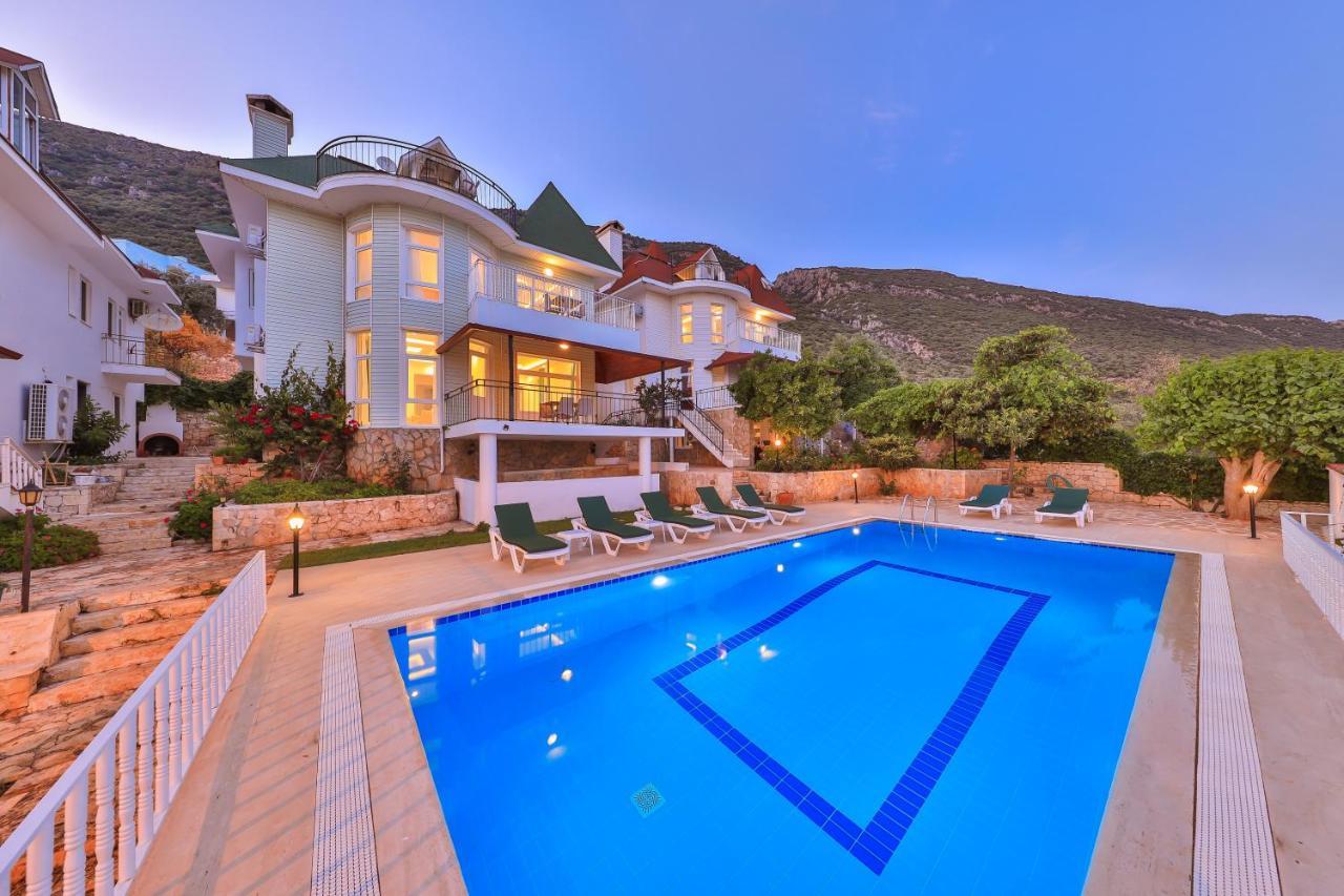 3 House Kas